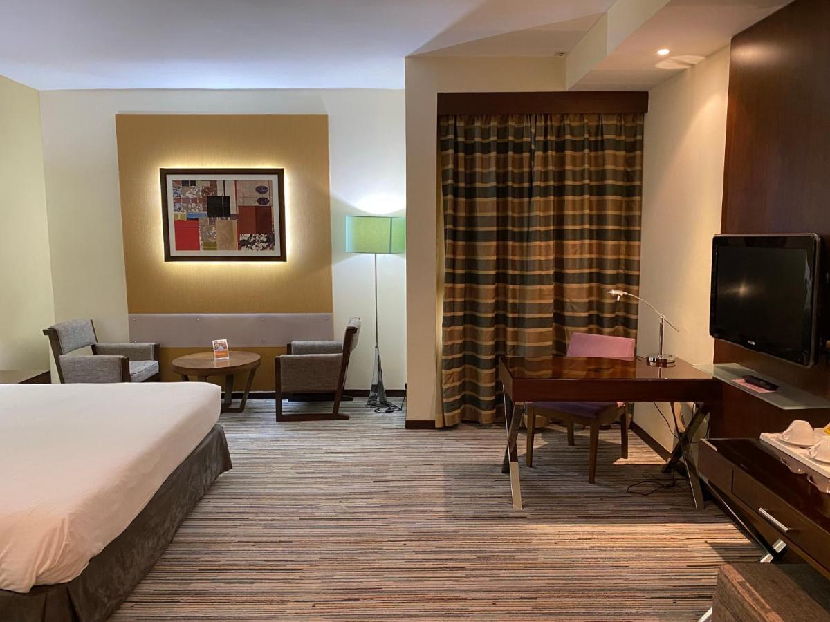 ฟีนิกซ์ พลาซา โฮเต็ล อพาร์ตเมนต์ Aparthotel อาบูดาบี ภายนอก รูปภาพ